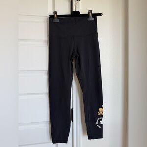 lululemon Soul Cycle  Women’s Leggings with Gold Skull Print Size 6